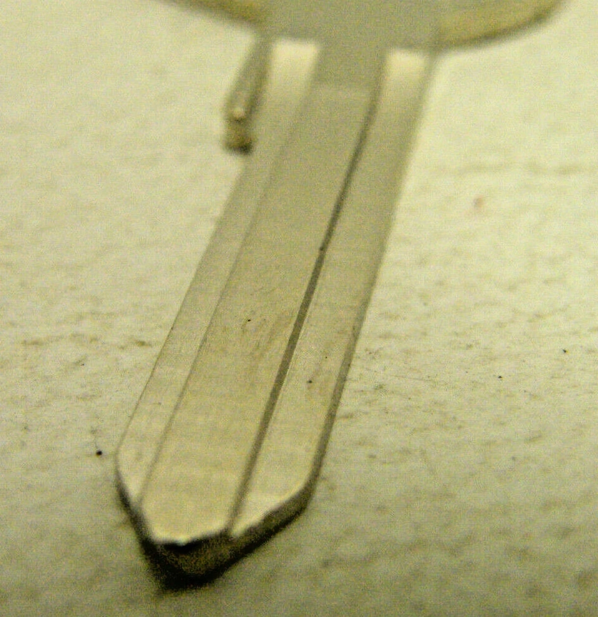 CAR B KEY BLANK FOR OLDER VEHICLES VW BEETLE 1303 FUSCA MAGGIOLINO