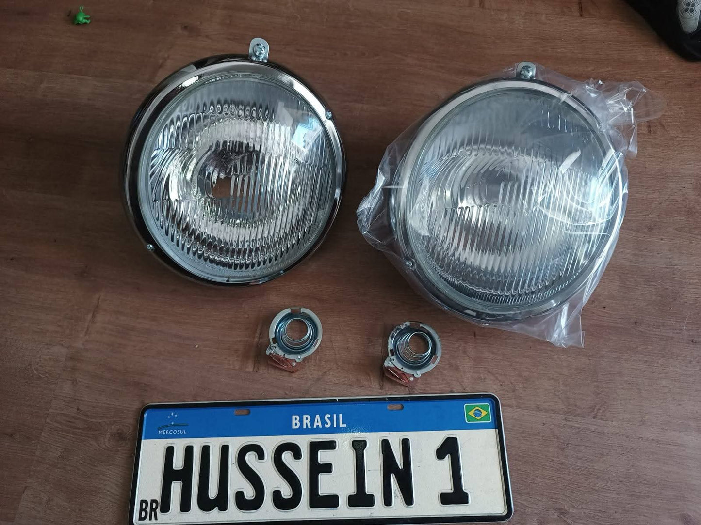 Pair of Porsche Spyder 356 Speedster Headlights with Super 90 Striped Lens