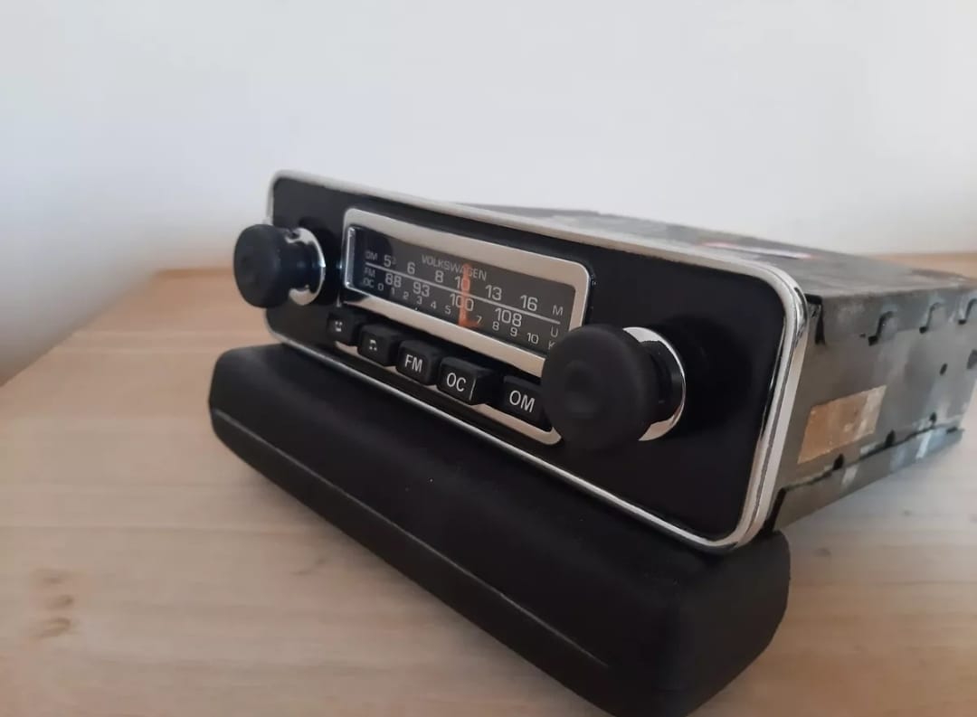 Vw Raido Boot Image Rádio original Bosch com logo Volkswagen AM&FM – fuscaandbeetle