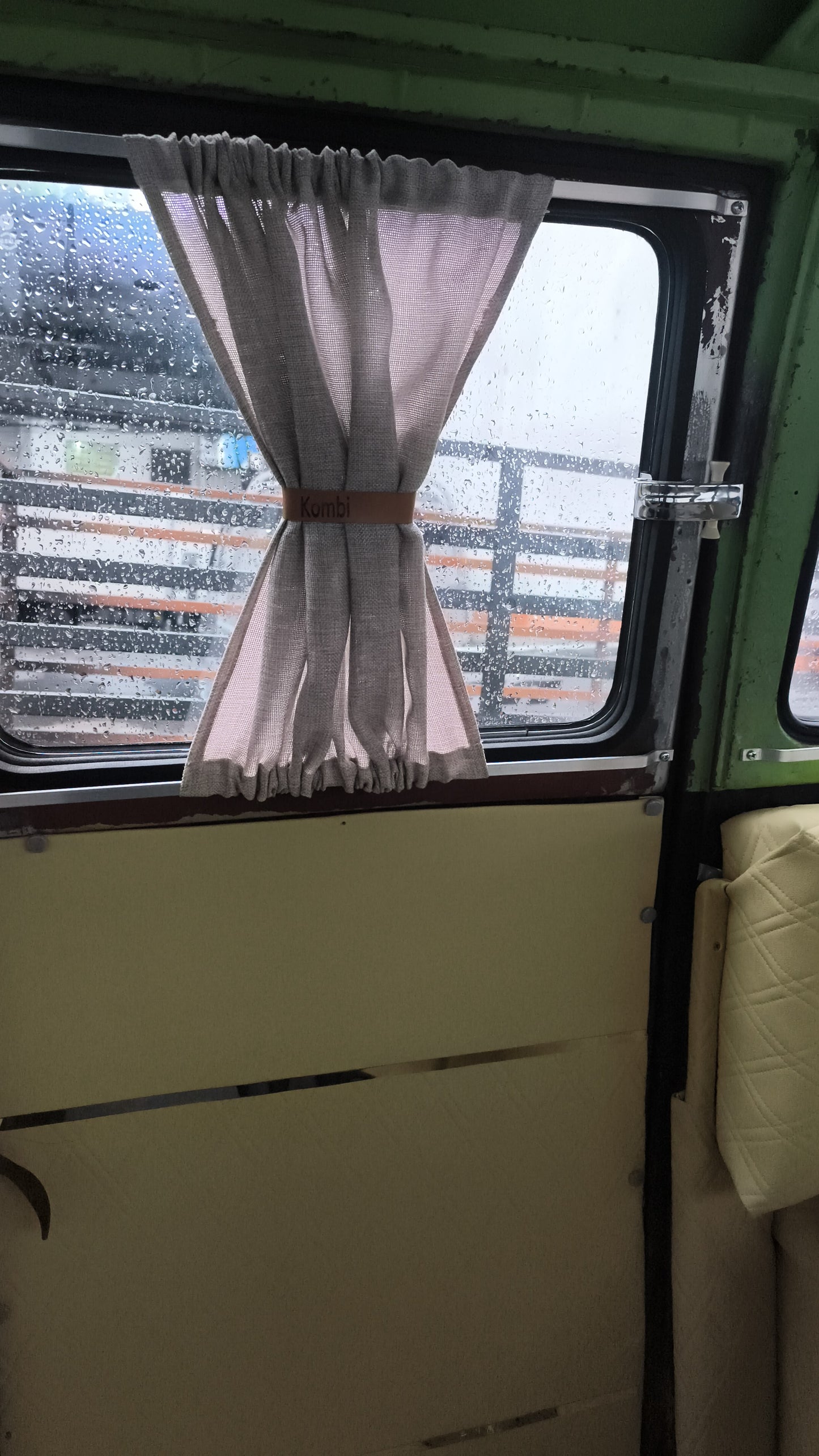 Set of curtains for VW Kombi vans up to 1975 (Corux model, Vovozinha model) and Kombi Clipper models up to 1996 low roof model