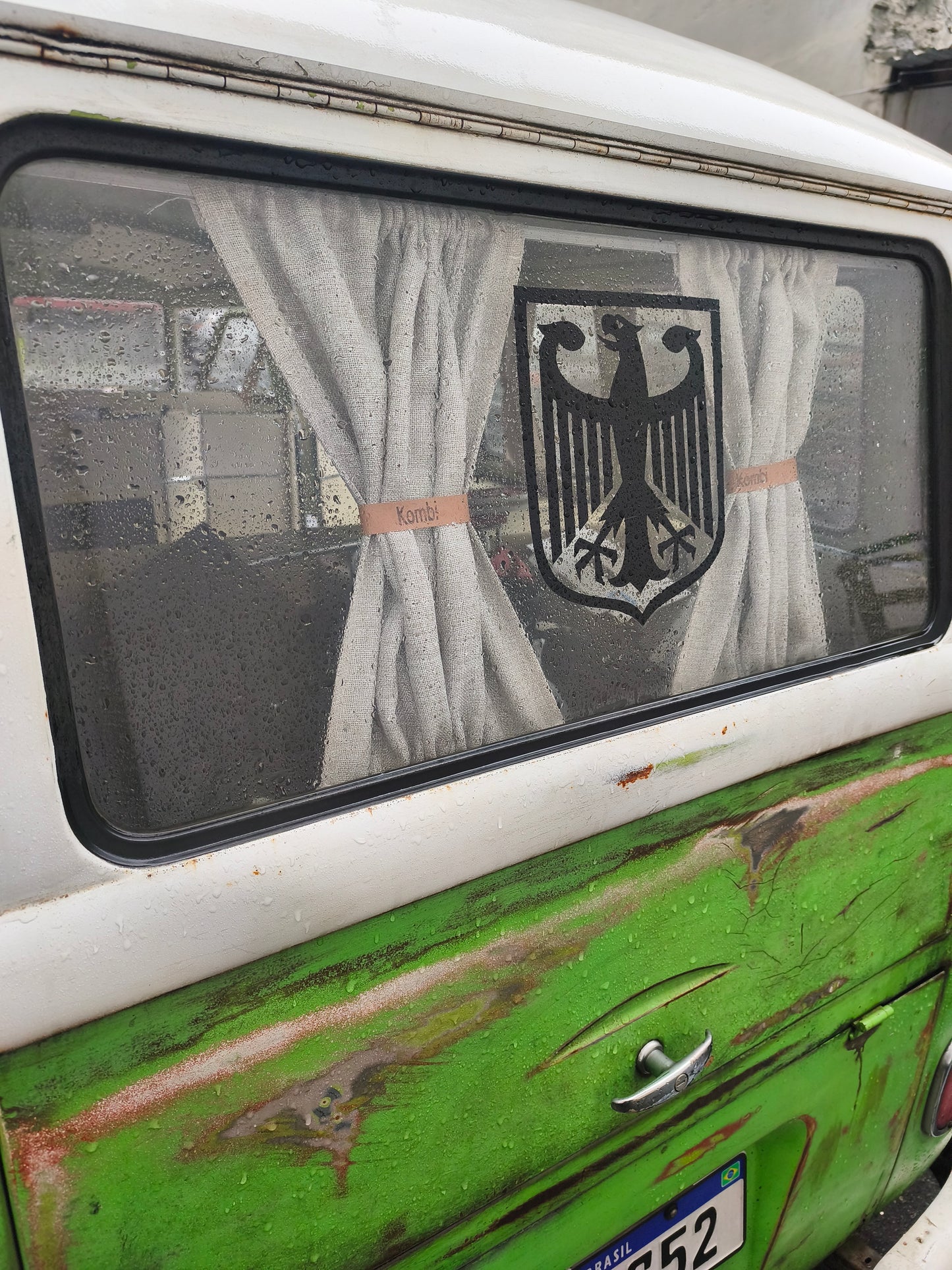 Set of curtains for VW Kombi vans up to 1975 (Corux model, Vovozinha model) and Kombi Clipper models up to 1996 low roof model