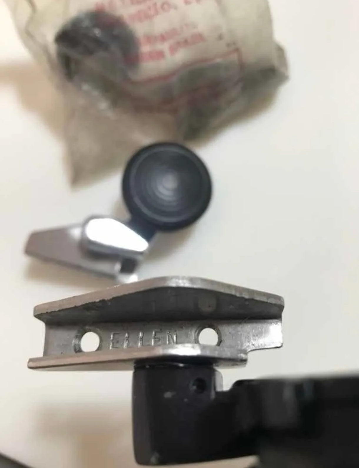 Lock tingle windows Beetle VW Germany 1300 & Kombi