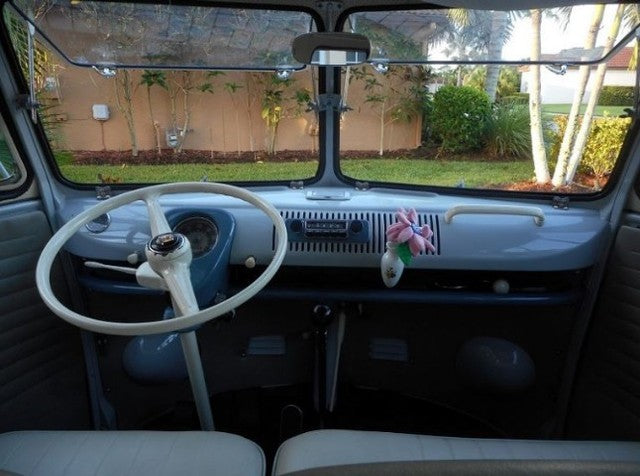 VW CERAMIC VINTAGE VASE BUTTON FLOWER PANEL BUG BUS BLACK BEETLE with FLOWER