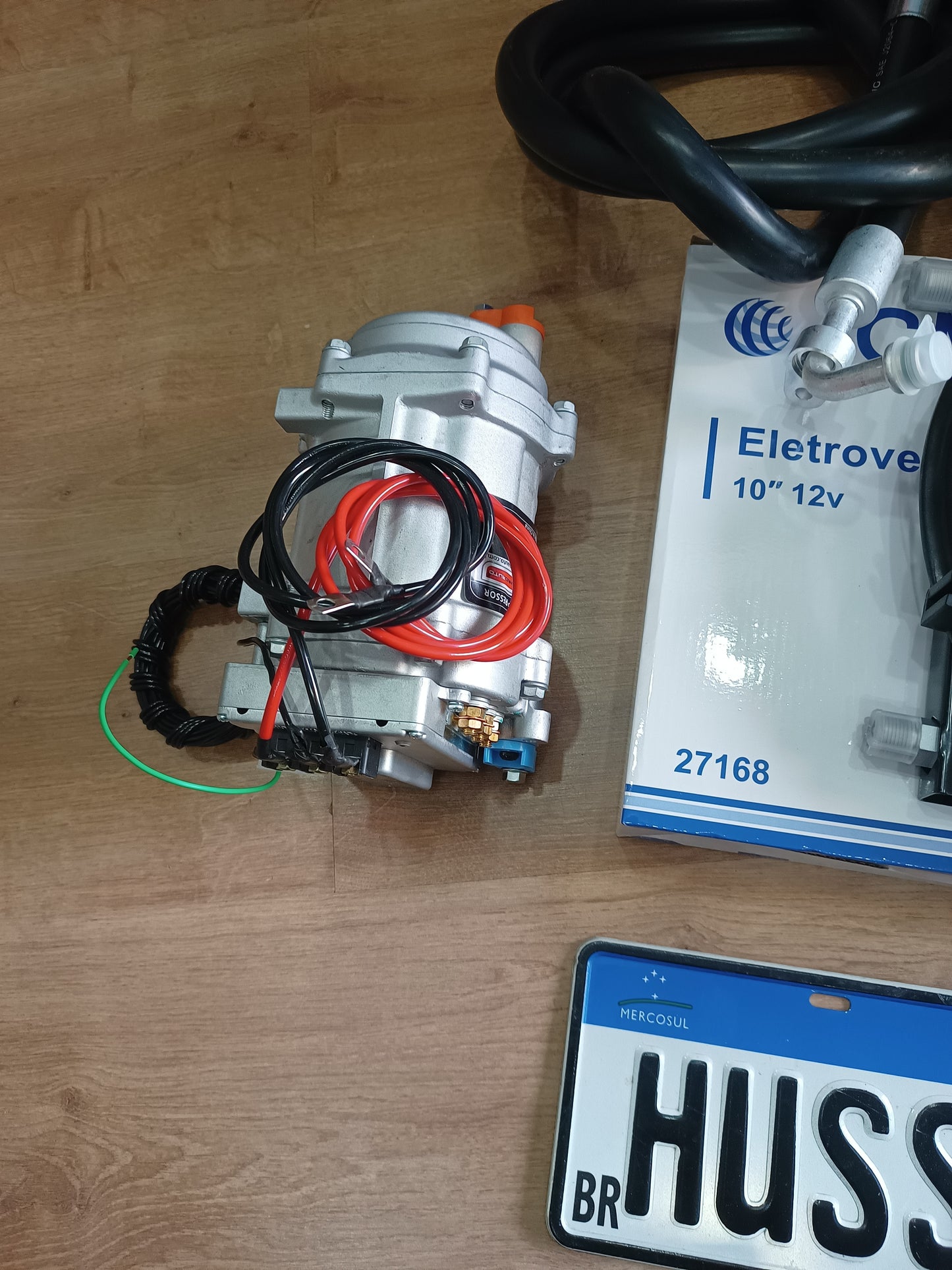 Universal Automotive Electric Air Conditioning Compressor 12V