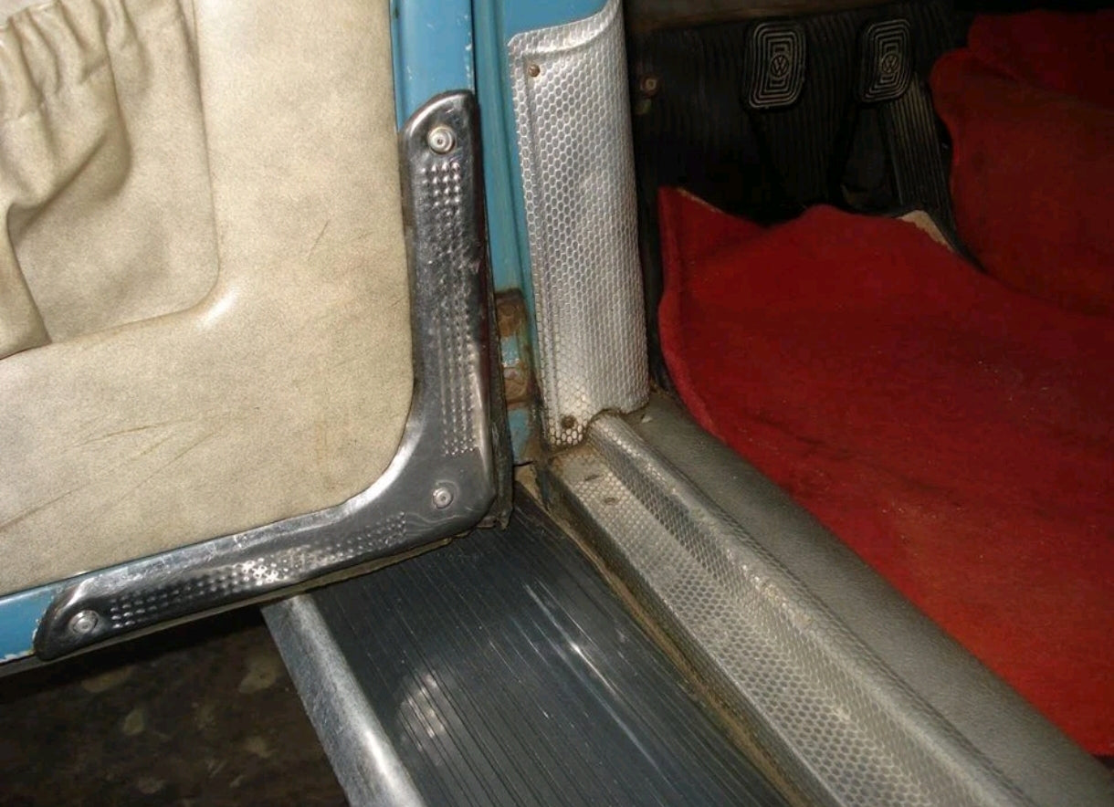 Set of aluminum corner protectors for VW door panels (pair) for Beetle T3, Beetle T1 and Karmann Ghia T2.