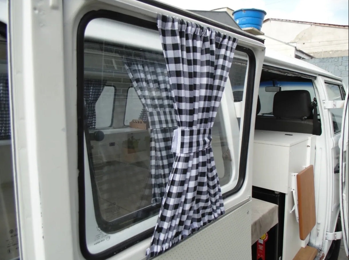 Set of curtains for VW Kombi vans up to 1975 (Corux model, Vovozinha model) and Kombi Clipper models up to 1996 low roof model