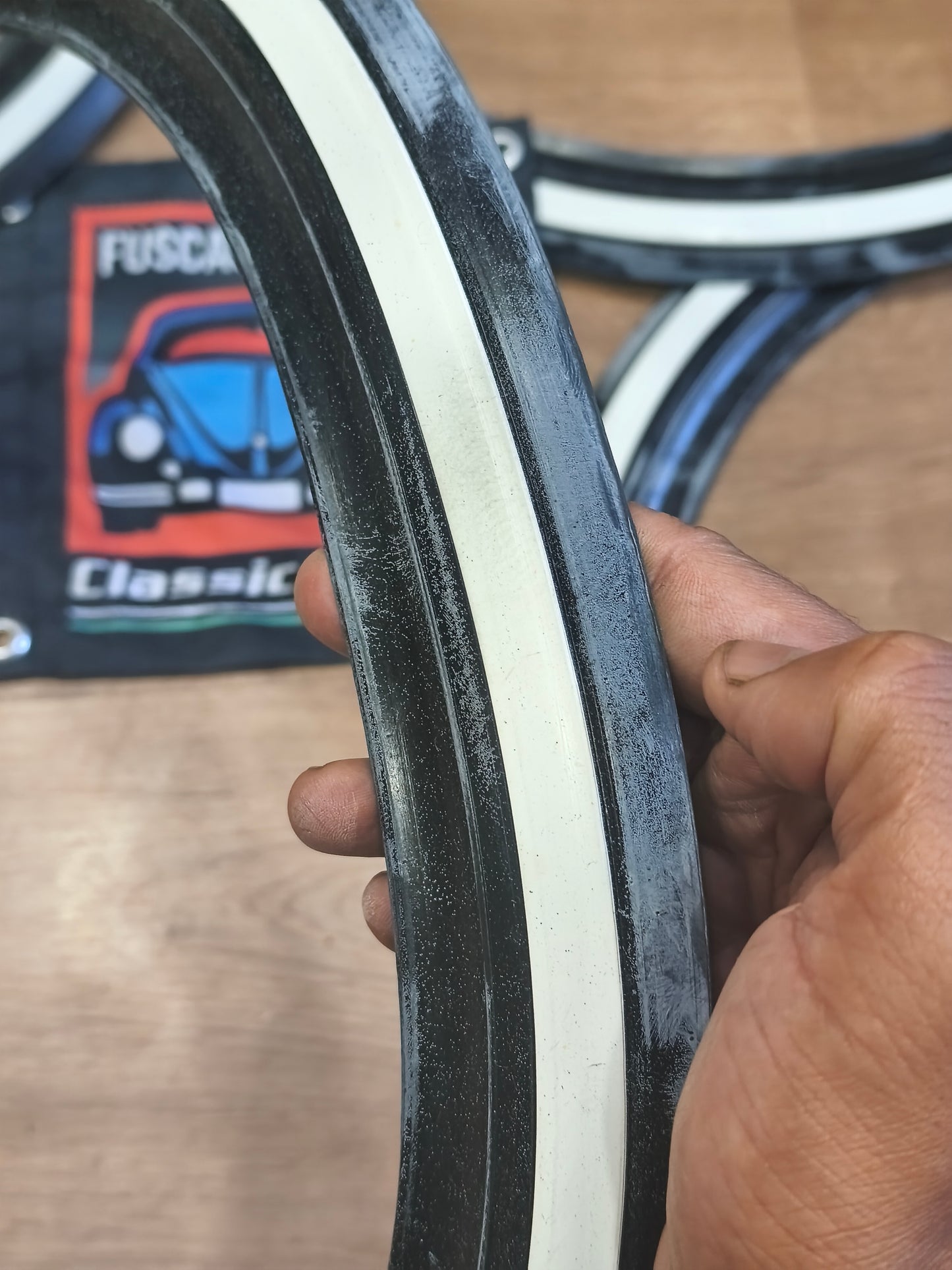 SET OF  4 White & black  Stripe Fillet Beetle Kombi 15  FITS ALL BEETLE