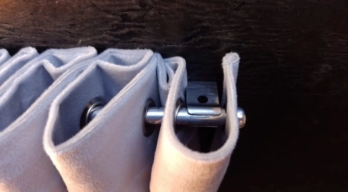 Set of curtains for VW Kombi vans up to 1975 (Corux model, Vovozinha model) and Kombi Clipper models up to 1996 low roof model