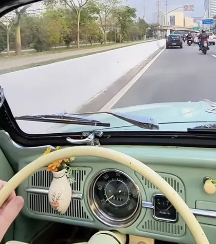 VW CERAMIC VINTAGE VASE BUTTON FLOWER PANEL BUG BUS BLACK BEETLE with FLOWER