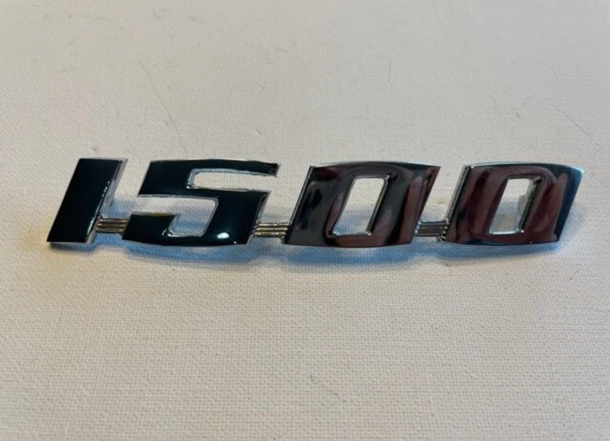VW Volkswagen 1500 engine deck cover emblem beetle insects bus T1 T2 classic