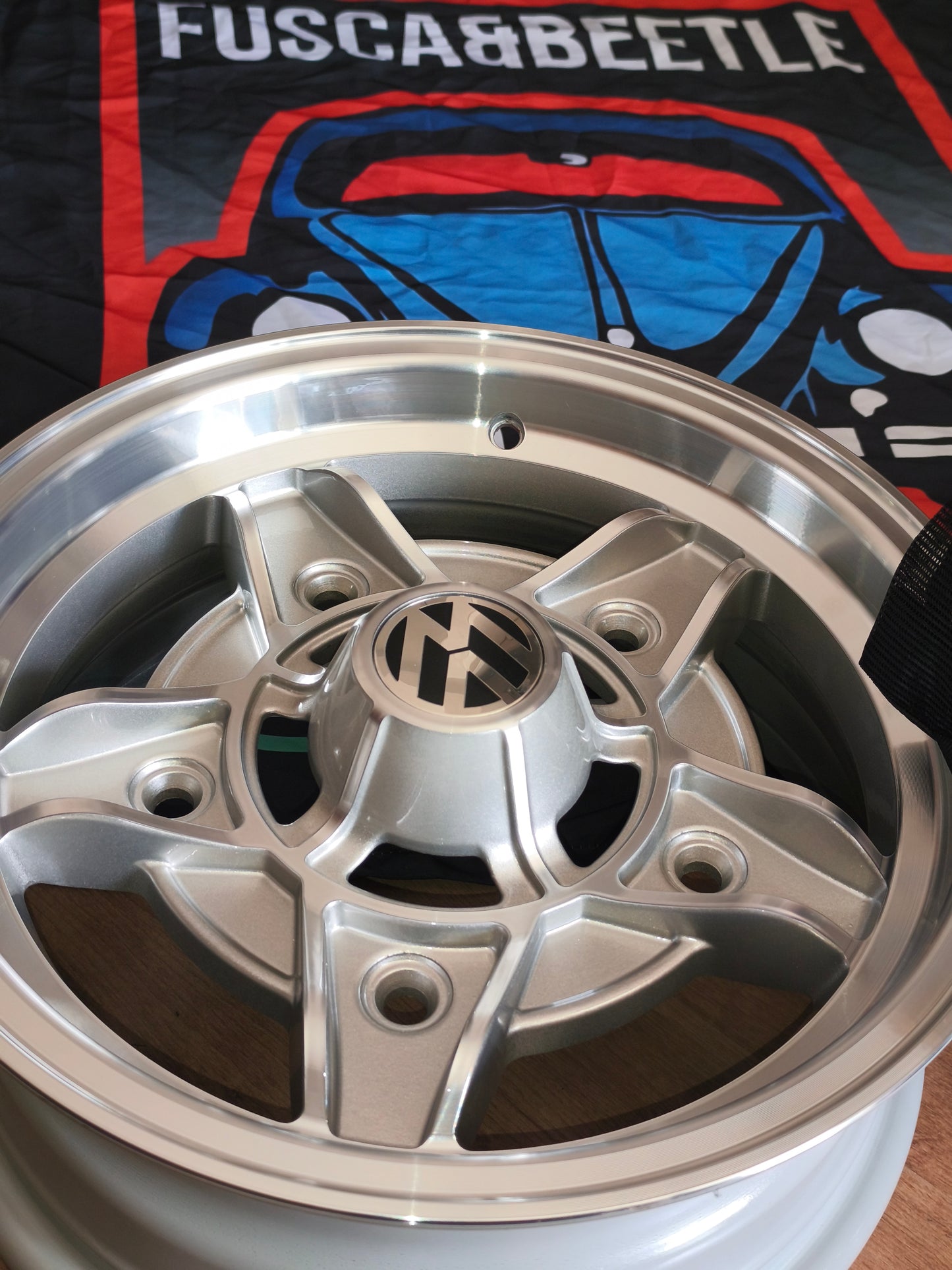 Set of 15-inch Castelinho wheels for VW Beetle, 6 inches wide, 5x205 bolt pattern, classic wheels.