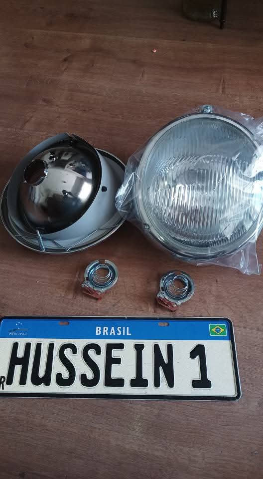 Pair of Porsche Spyder 356 Speedster Headlights with Super 90 Striped Lens