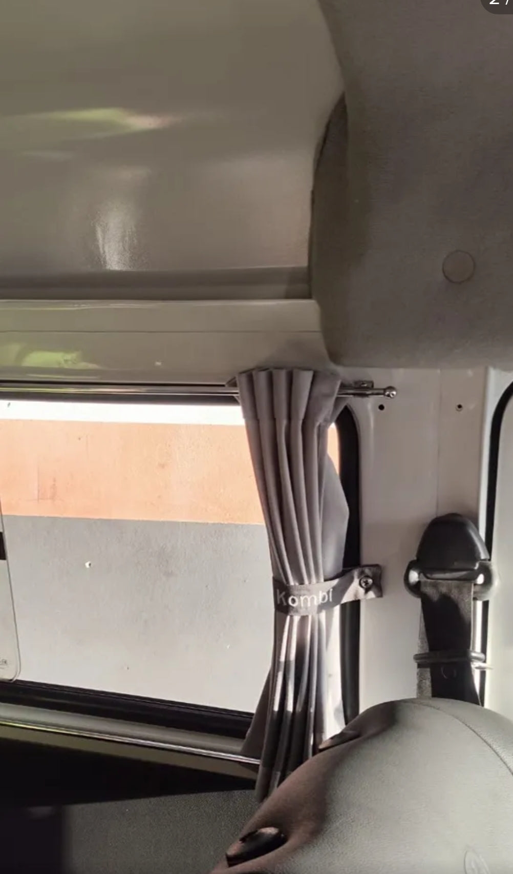 Set of curtains for VW Kombi vans up to 1975 (Corux model, Vovozinha model) and Kombi Clipper models up to 1996 low roof model