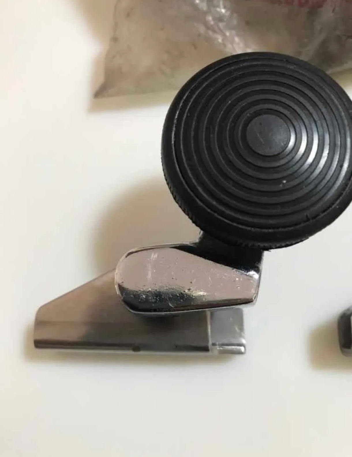 Lock tingle windows Beetle VW Germany 1300 & Kombi