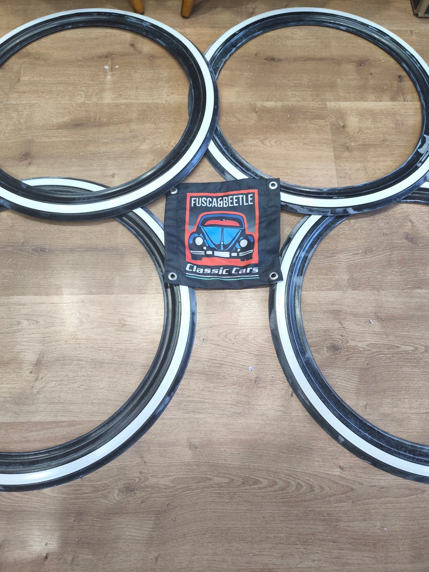 SET OF  4 White & black  Stripe Fillet Beetle Kombi 15  FITS ALL BEETLE