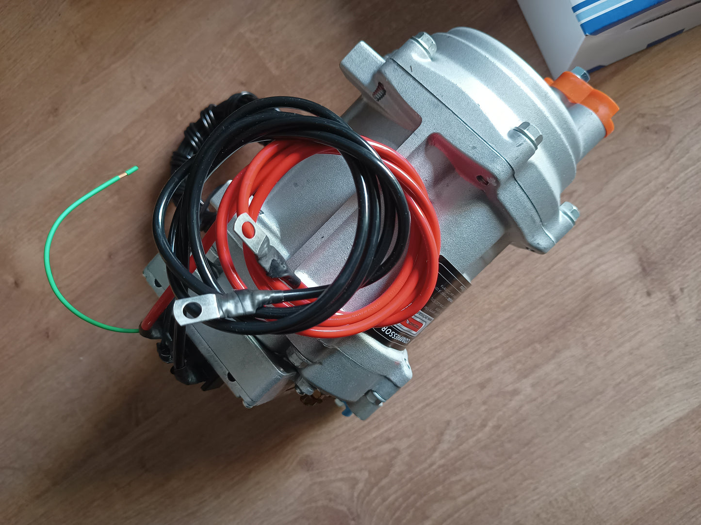 Universal Automotive Electric Air Conditioning Compressor 12V