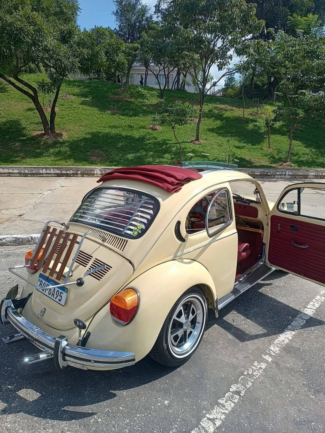 SET OF  4 White & black  Stripe Fillet Beetle Kombi 15  FITS ALL BEETLE
